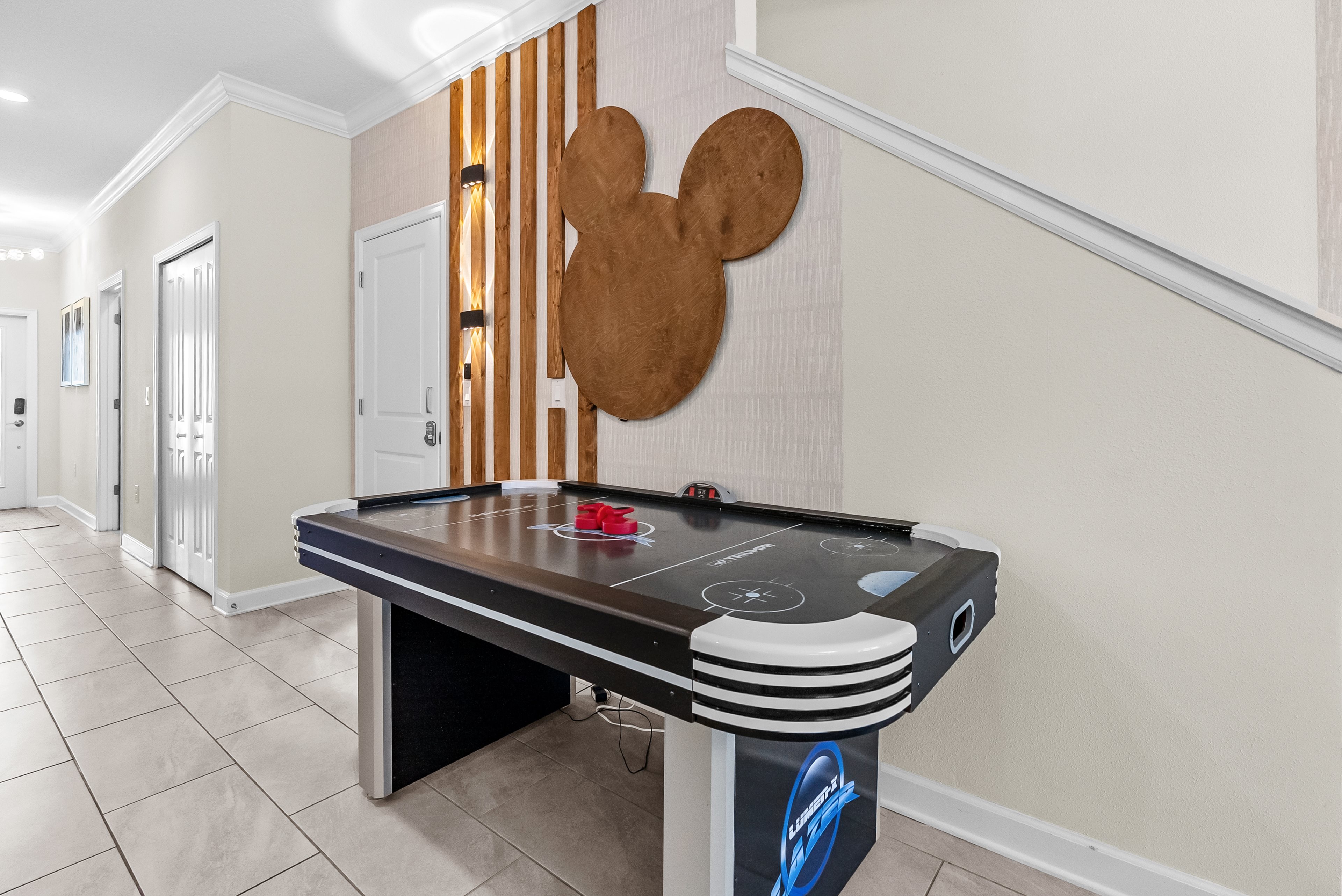 5 bedroom vacation townhouse at Storey Lake - Image 12