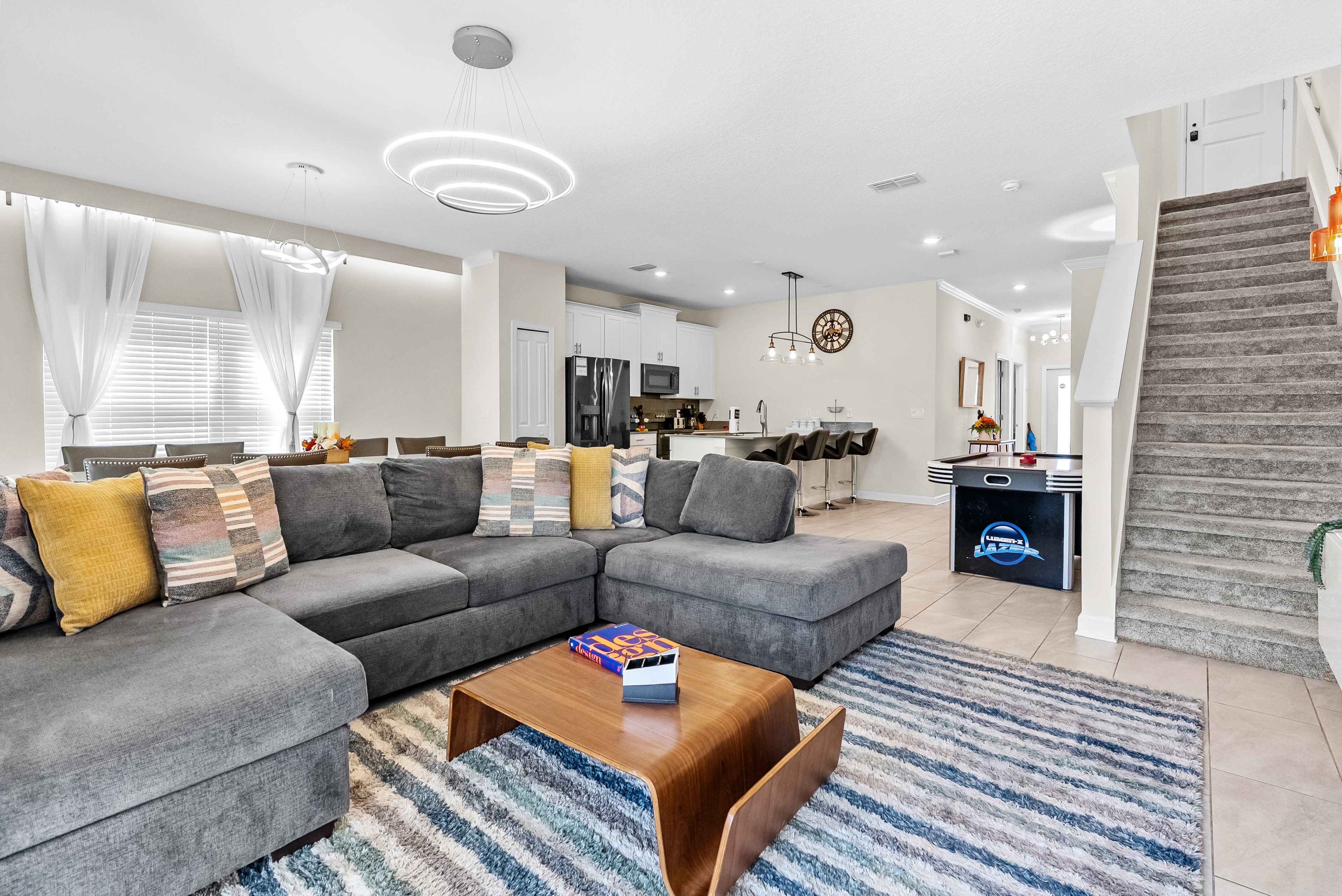 5 bedroom vacation townhouse at Storey Lake - Image 2