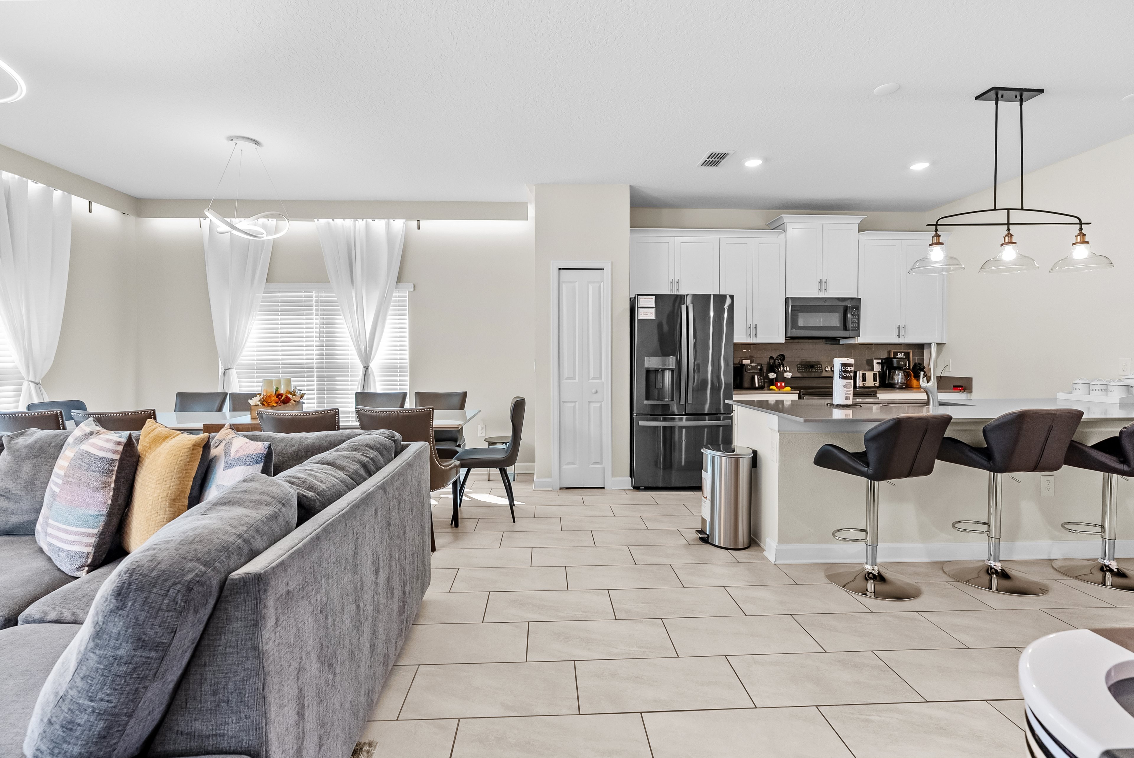5 bedroom vacation townhouse at Storey Lake - Image 3