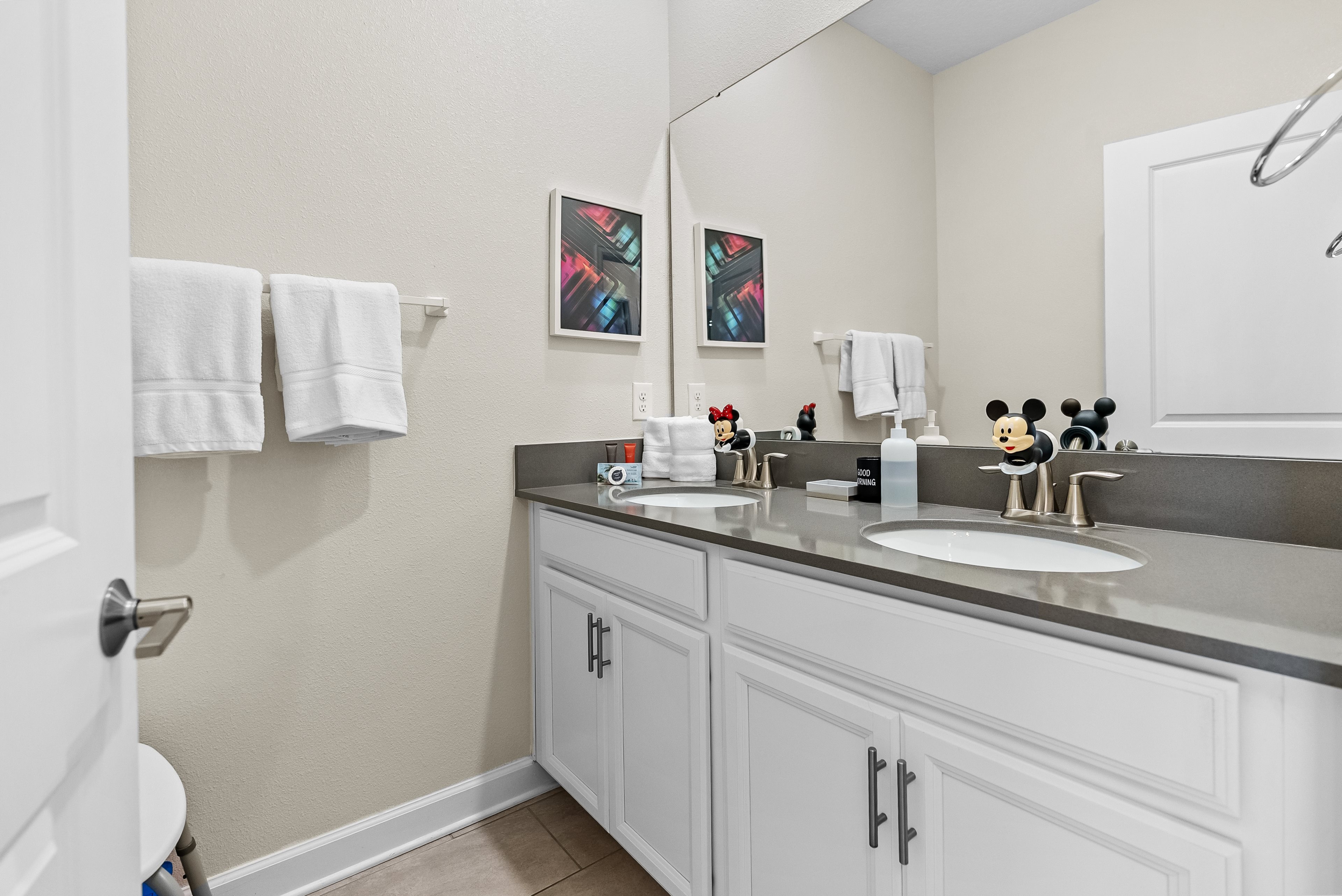 5 bedroom vacation townhouse at Storey Lake - Image 40