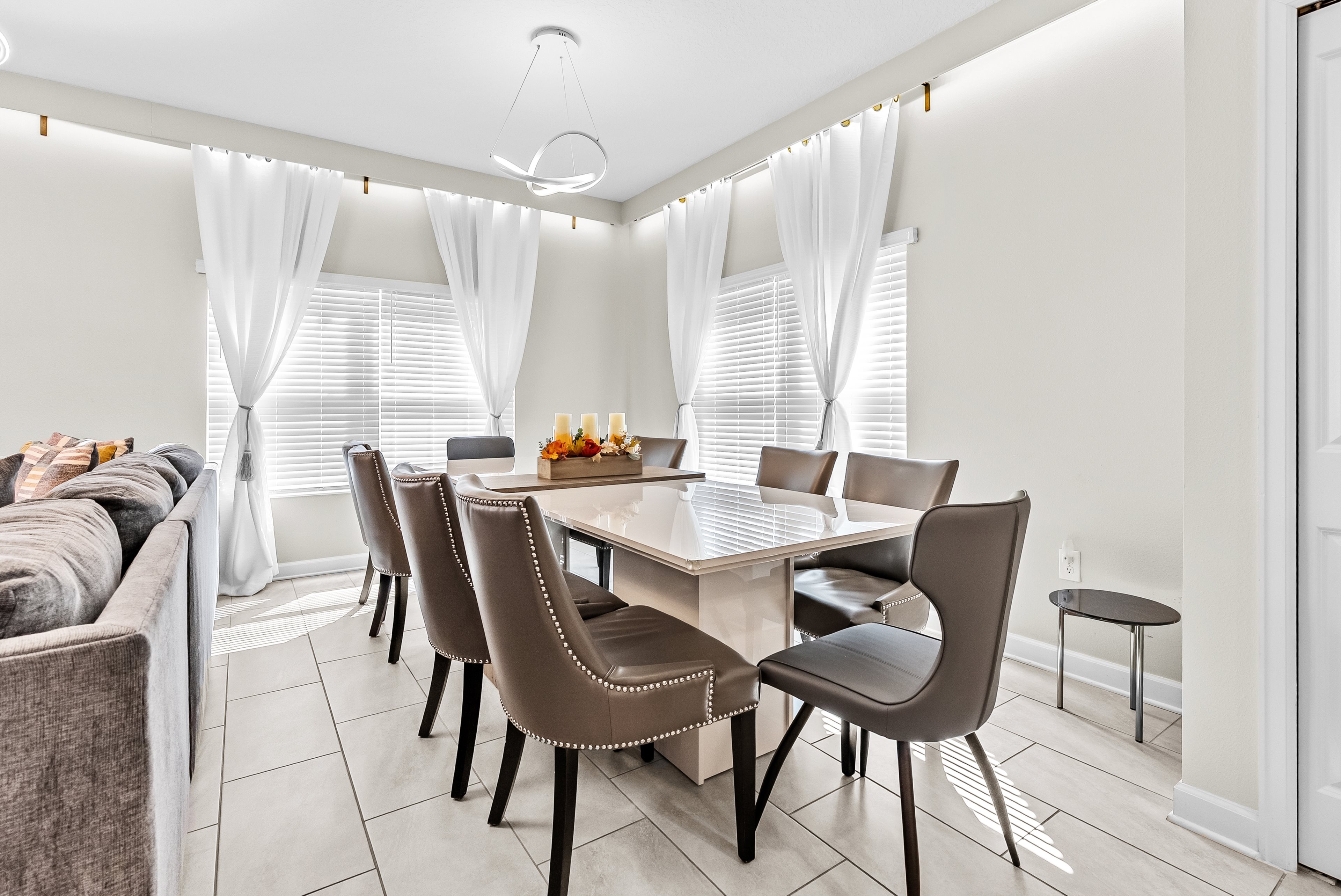 5 bedroom vacation townhouse at Storey Lake - Image 6