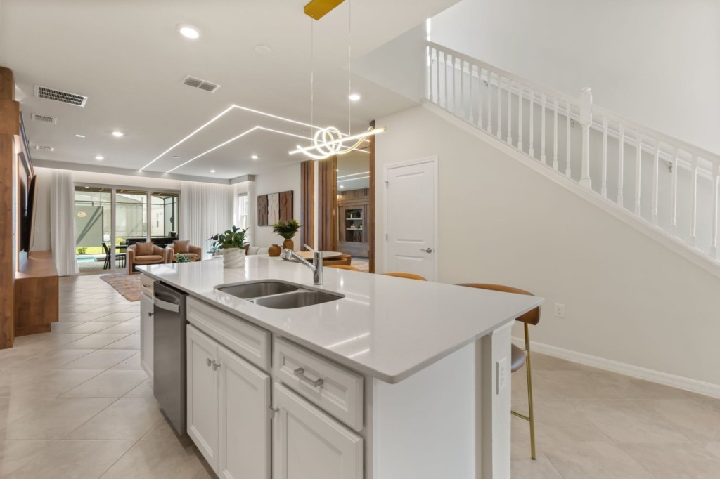 Kitchen — 1012 Breezy Palms Way, photo 40 of 110