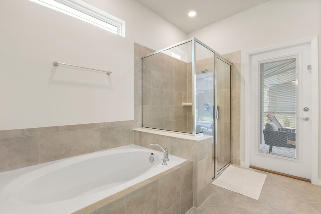 Bathroom — 1012 Breezy Palms Way, photo 62 of 110