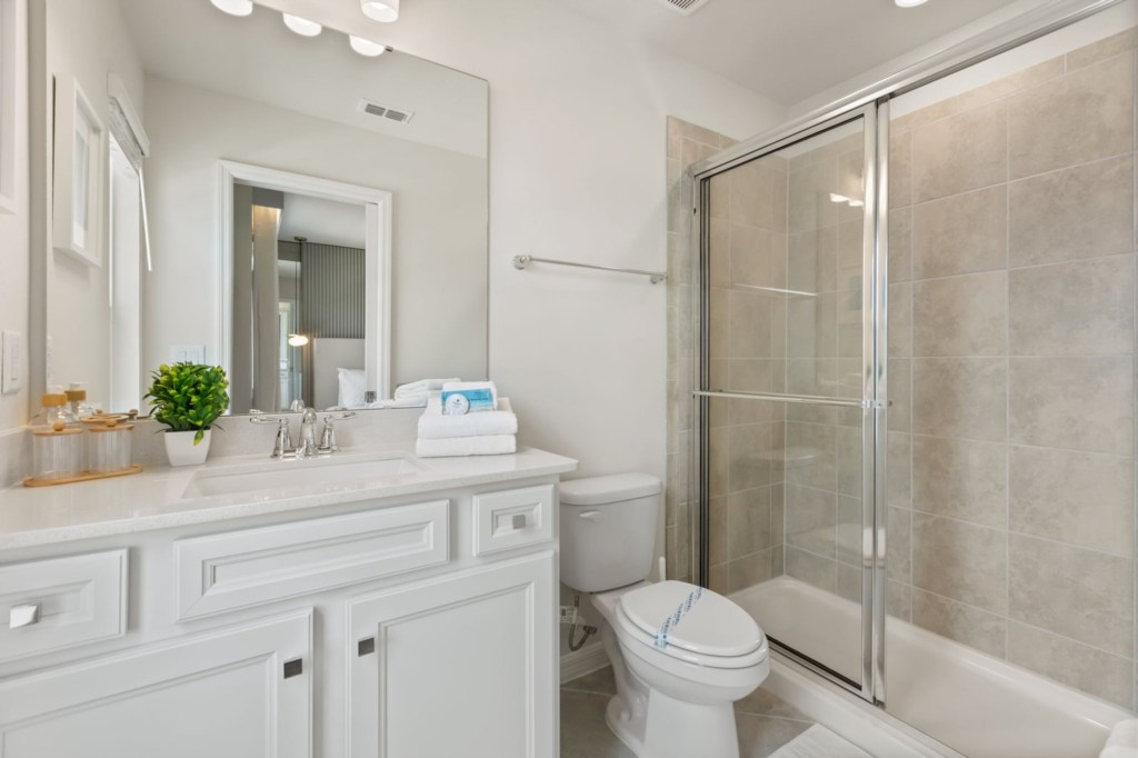 Bathroom — 1012 Breezy Palms Way, photo 66 of 110