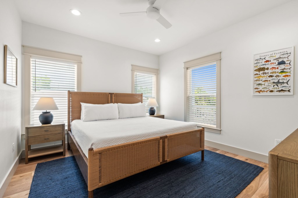 King Bedroom With Private Bathroom On 2nd Floor