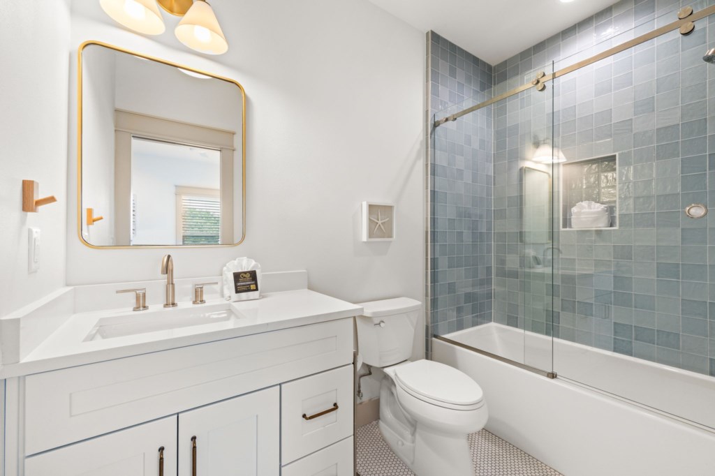 Private King Bathroom On 2nd Floor