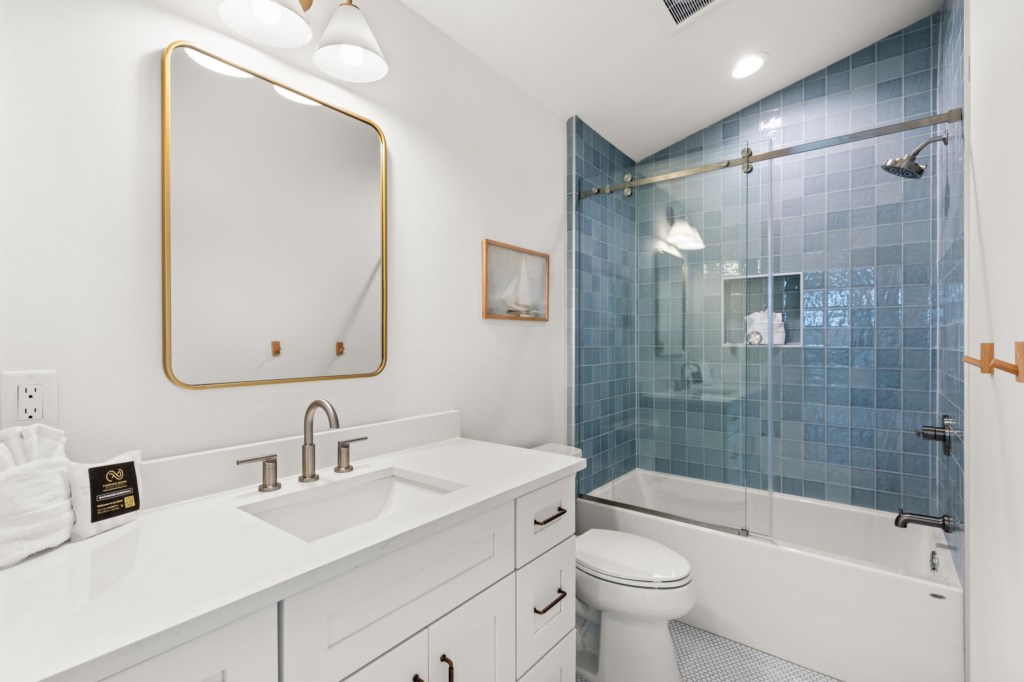 Private Bunk Bathroom On 3rd Floor