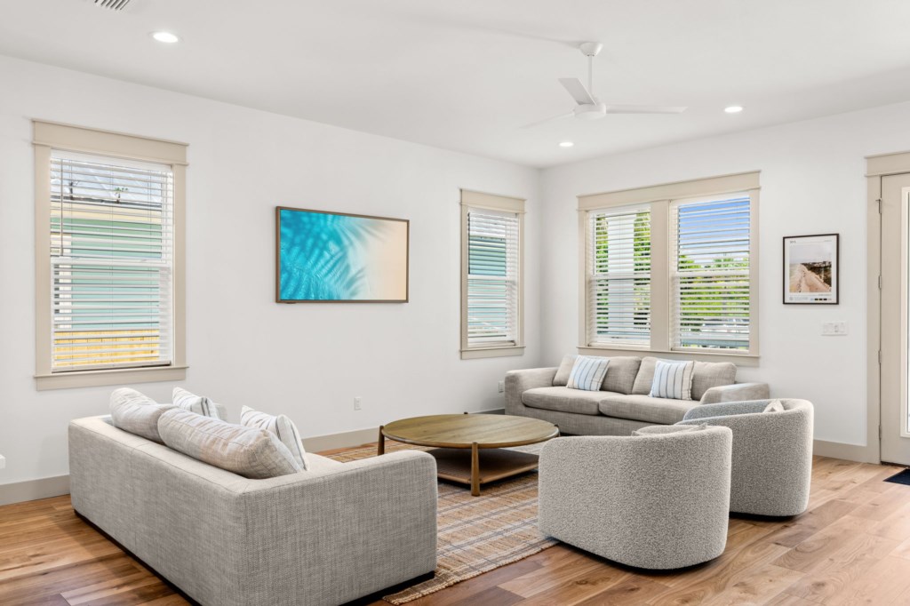 Living Area On 1st Floor