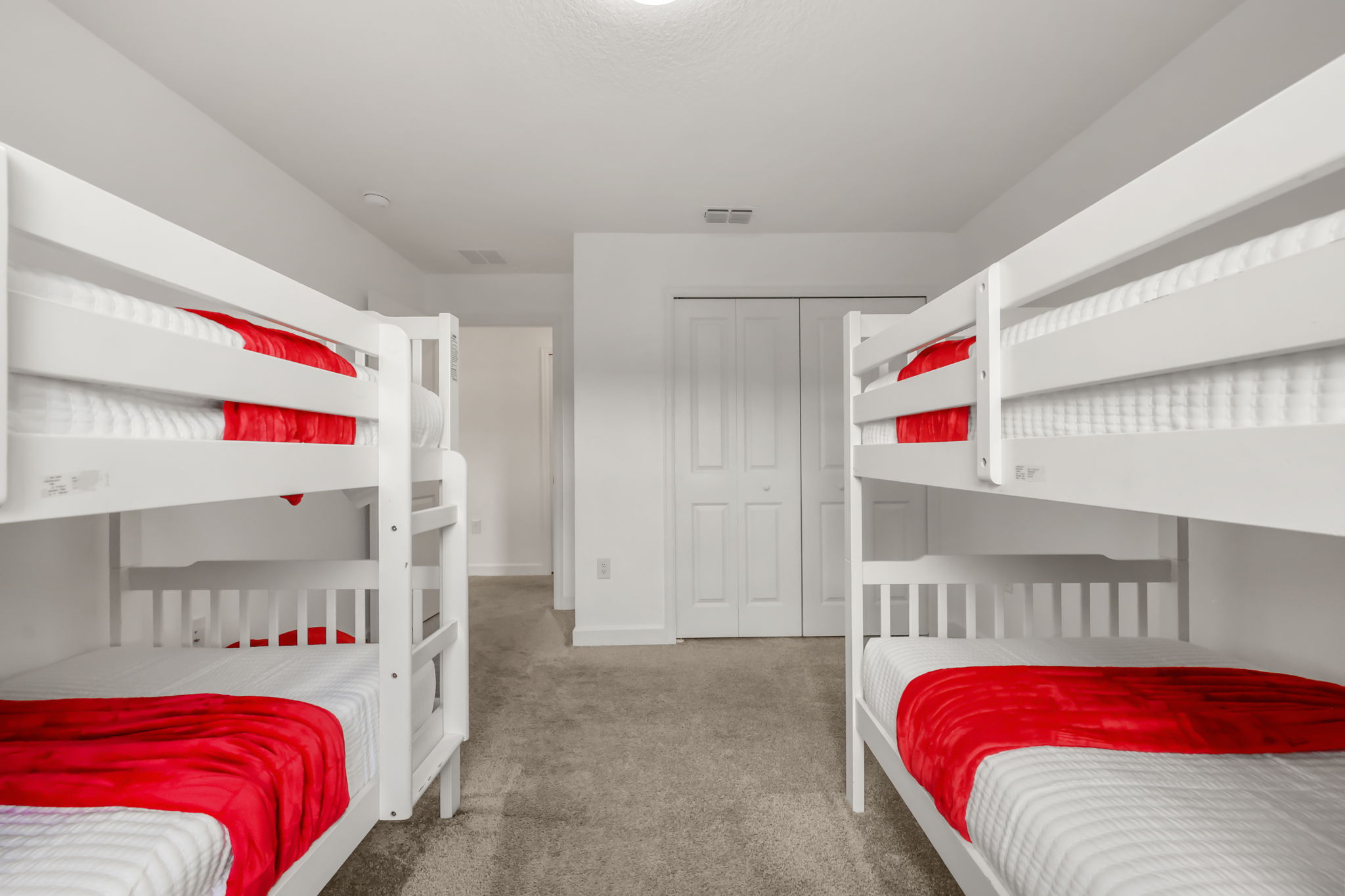 4 bedroom vacation townhouse at Storey Lake - Image 13