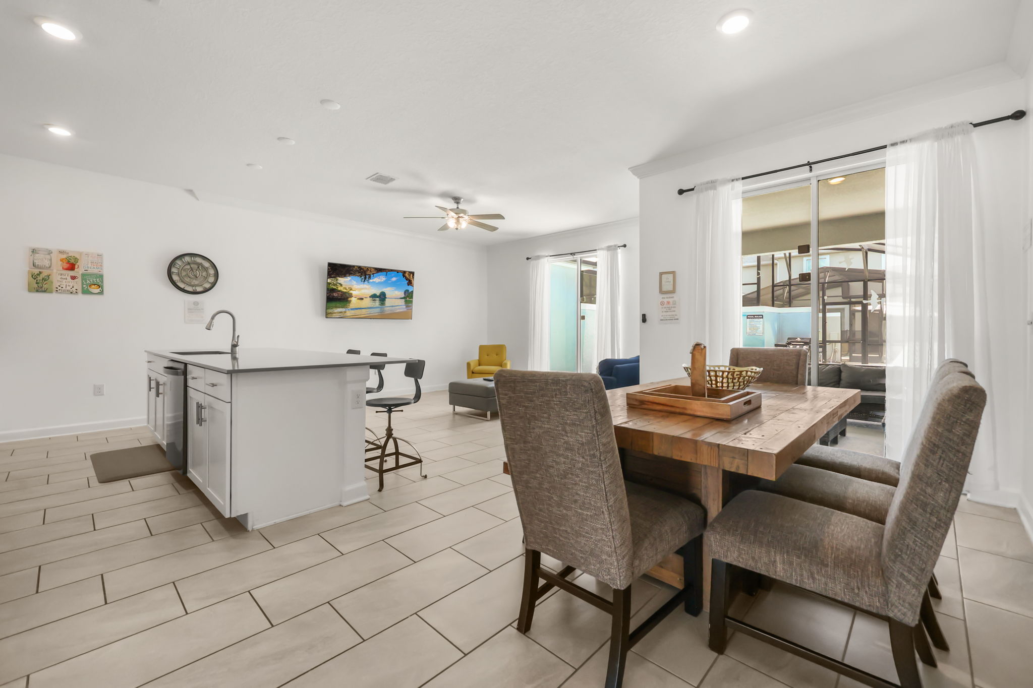 4 bedroom vacation townhouse at Storey Lake - Image 3