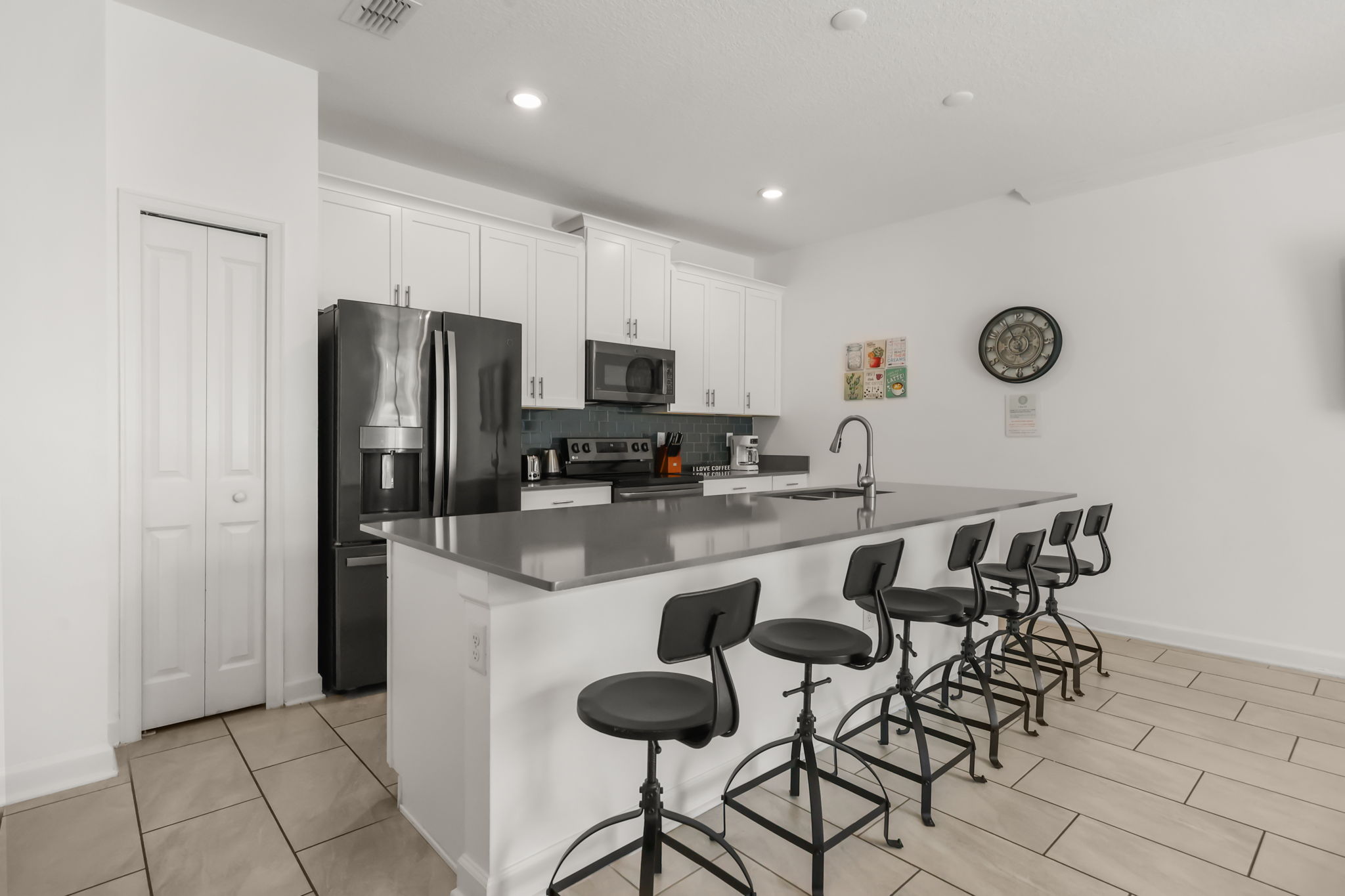 4 bedroom vacation townhouse at Storey Lake - Image 5
