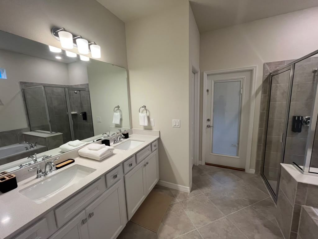 16038 Coastal Cove Lane, 10-bedroom vacation home at Windsor Cay in Clermont, FL — photo 38 of 50