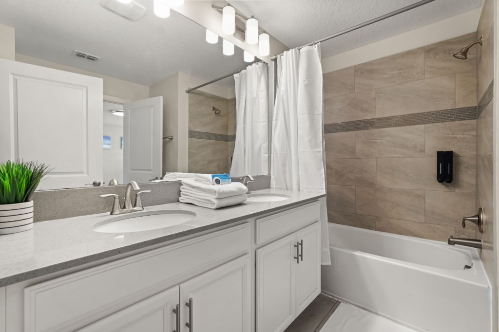 4 bedroom vacation townhouse at Storey Lake - Image 25