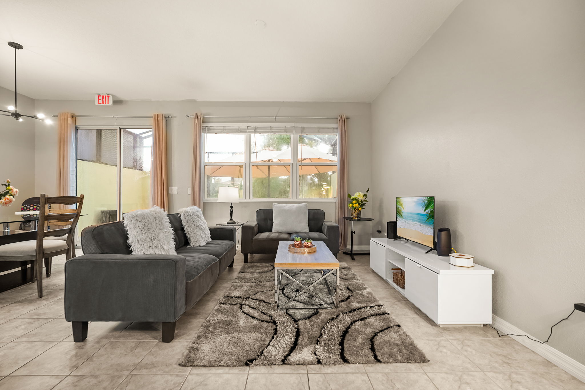 4 bedroom vacation townhouse at Compass Bay - Image 2