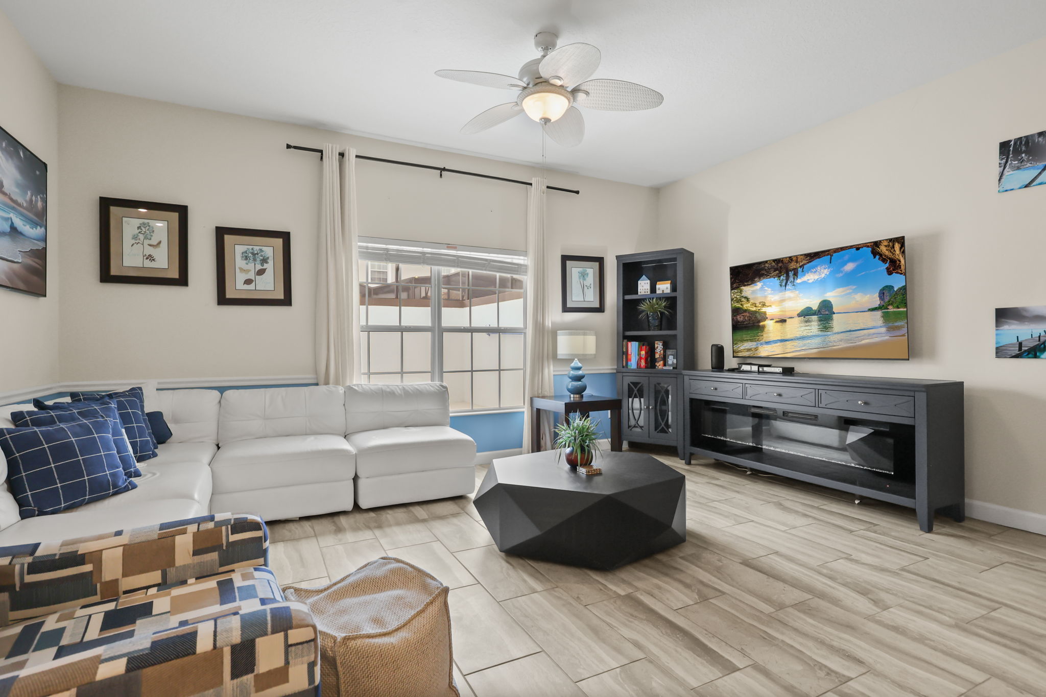 5 bedroom vacation townhouse at Storey Lake - Image 2