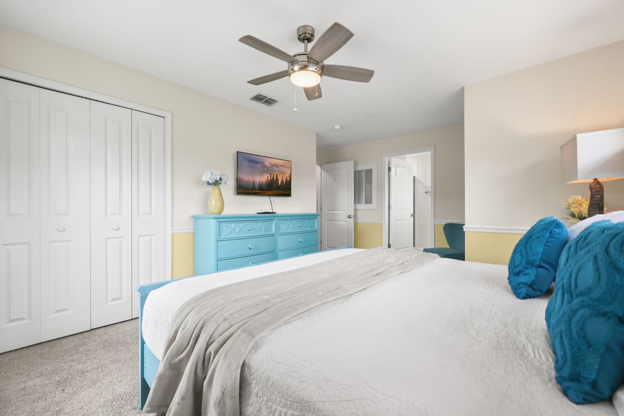 5 bedroom vacation townhouse at Storey Lake - Image 9