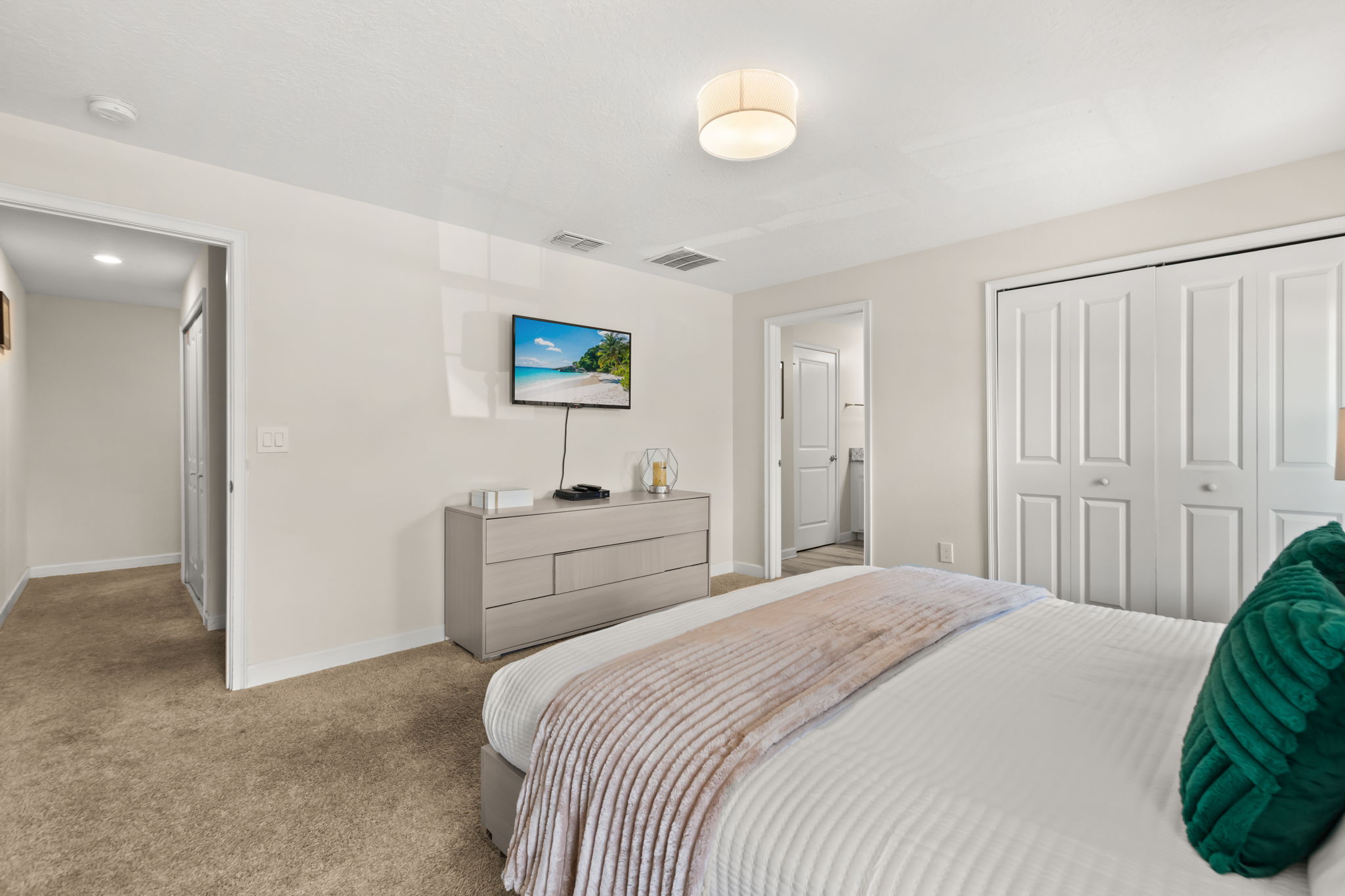 4 bedroom vacation townhouse at Storey Lake - Image 16