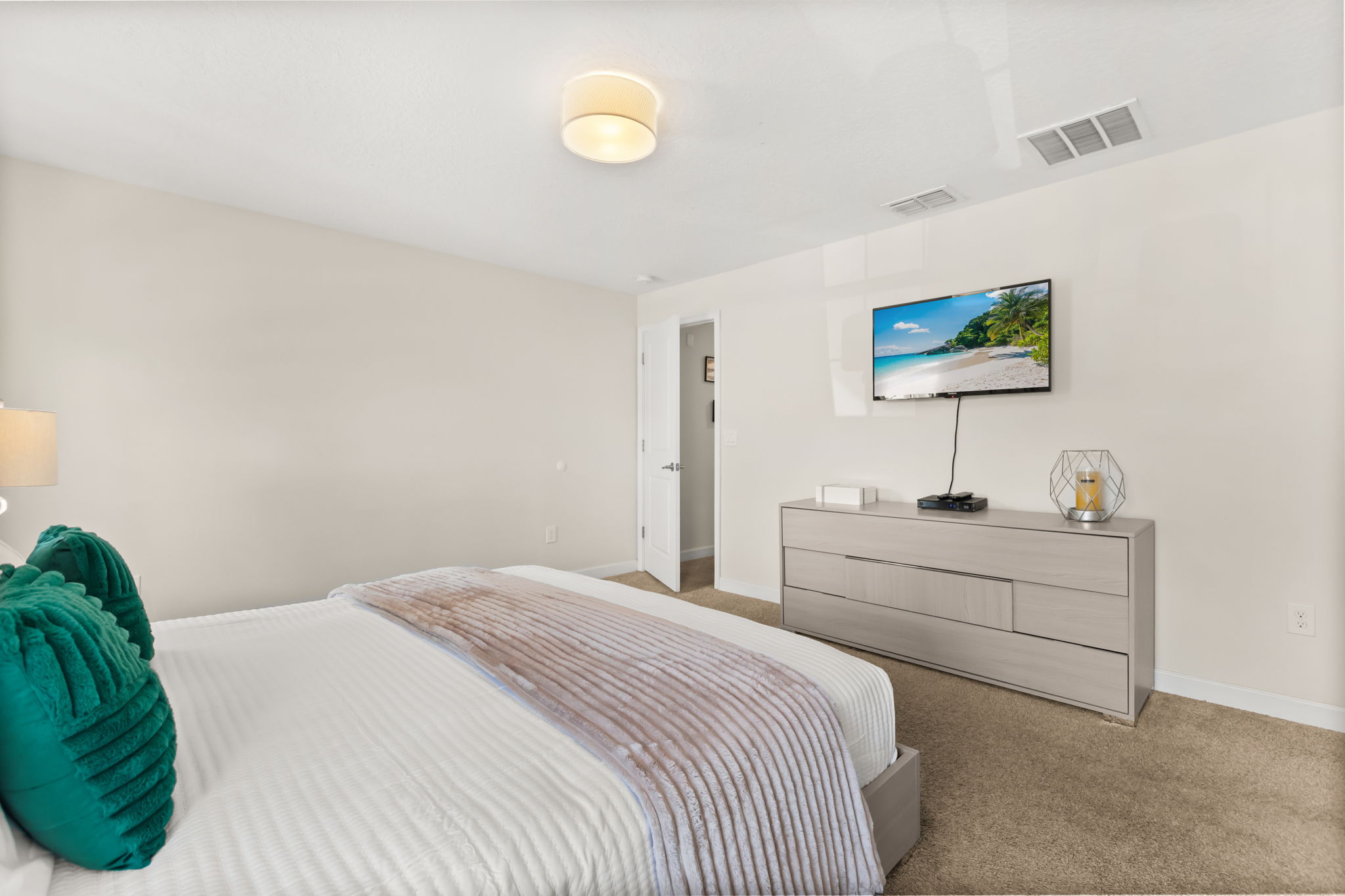 4 bedroom vacation townhouse at Storey Lake - Image 17