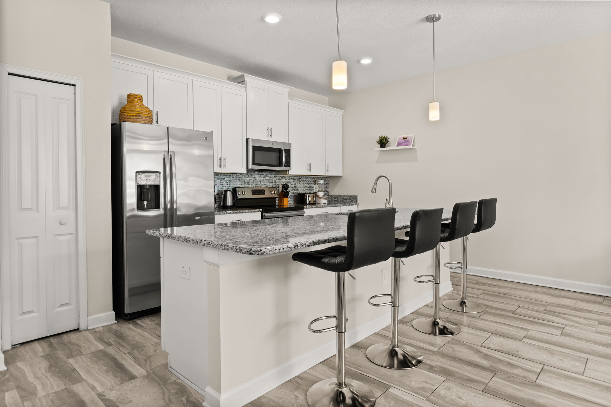 4 bedroom vacation townhouse at Storey Lake - Image 8