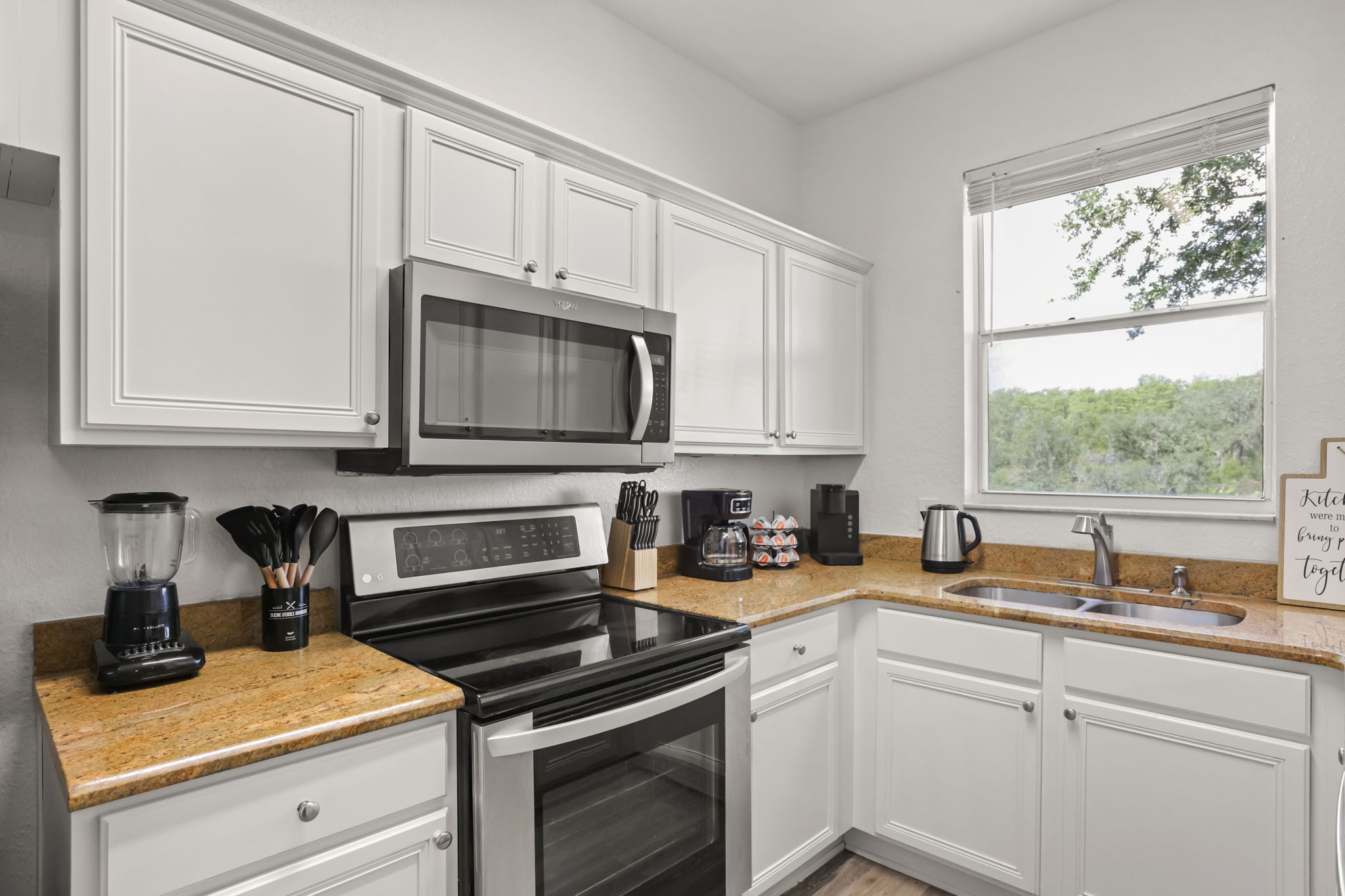 4 bedroom vacation townhouse at Regal Palms Resort & Spa at Highlands Reserve - Image 6