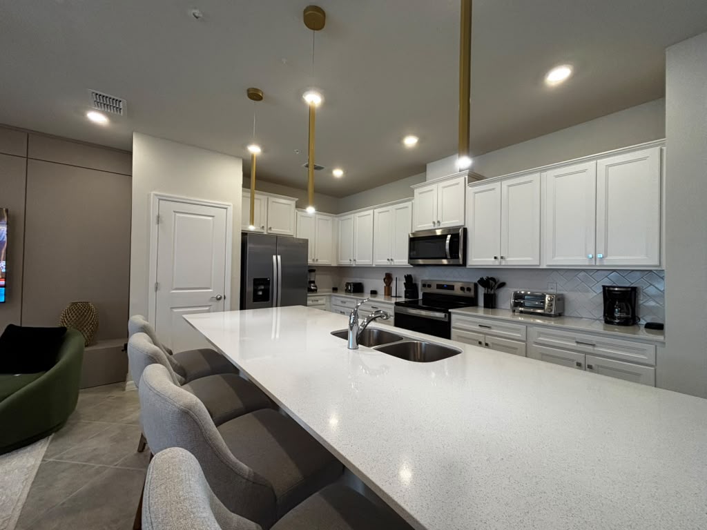 16214 Coastal Cove Lane, 5-bedroom vacation townhouse at Windsor Cay in Clermont, FL — photo 7 of 24
