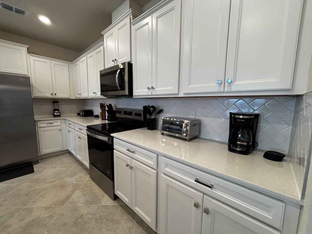 16214 Coastal Cove Lane, 5-bedroom vacation townhouse at Windsor Cay in Clermont, FL — photo 10 of 24