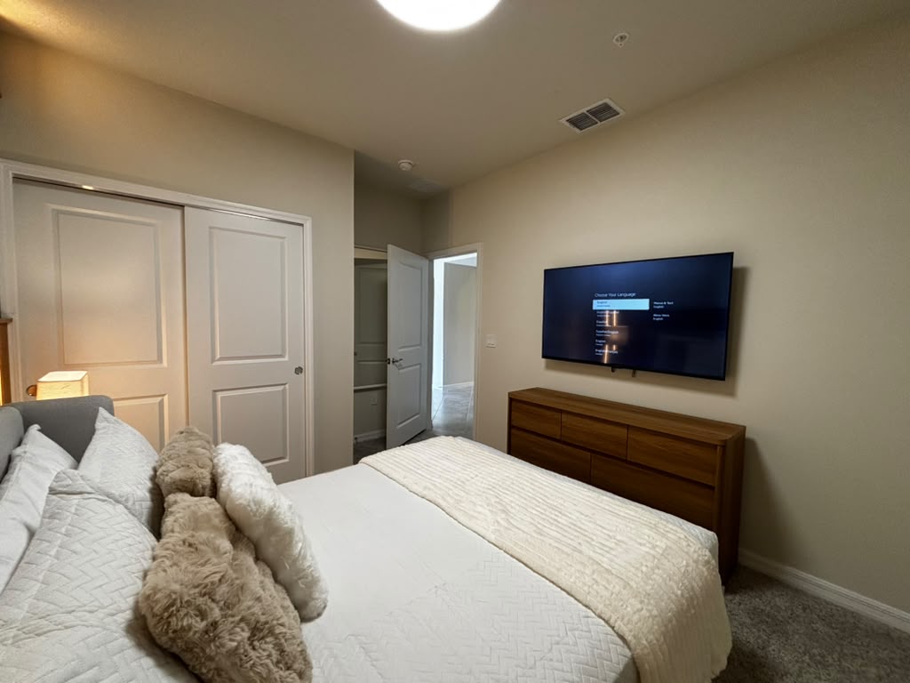 16214 Coastal Cove Lane, 5-bedroom vacation townhouse at Windsor Cay in Clermont, FL — photo 14 of 24