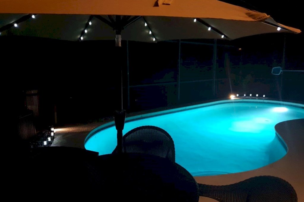 Night time relaxation in the pool