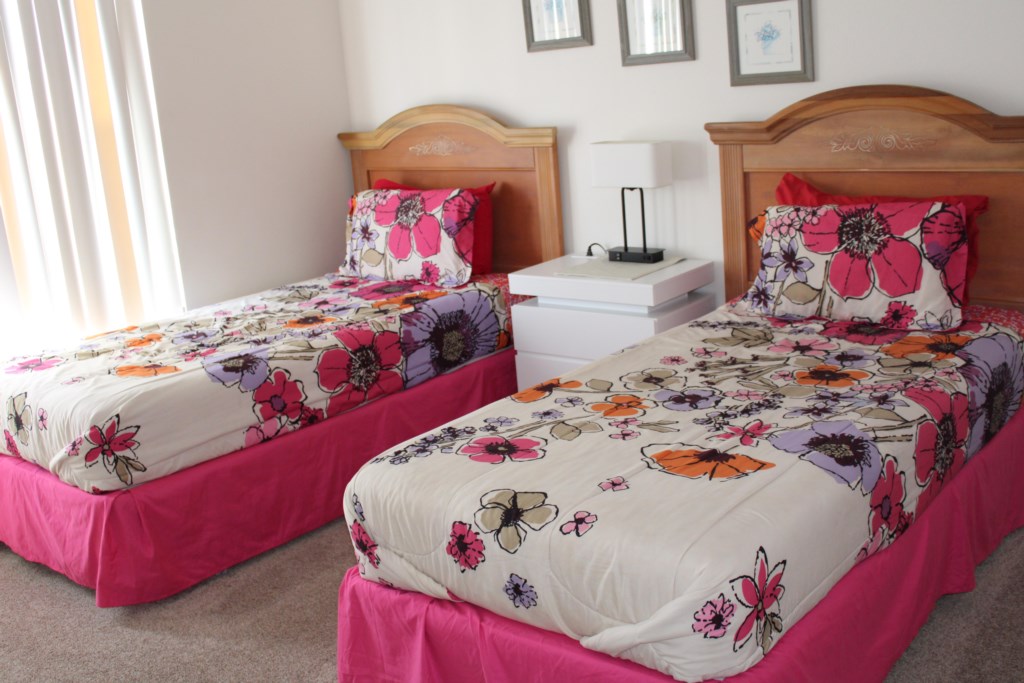 TwinBedroom1