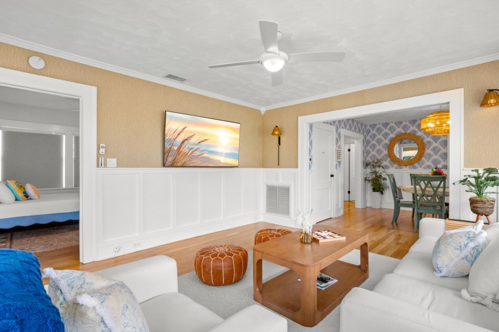 2nd Bedroom just off Living Room