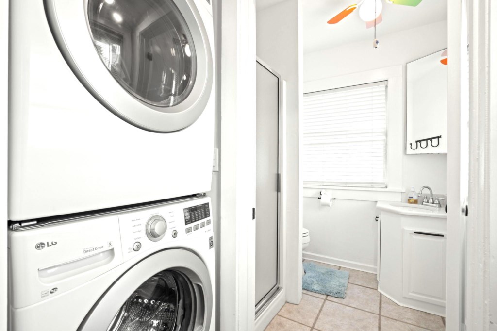 Washer/Dryer and 2nd Bathroom
