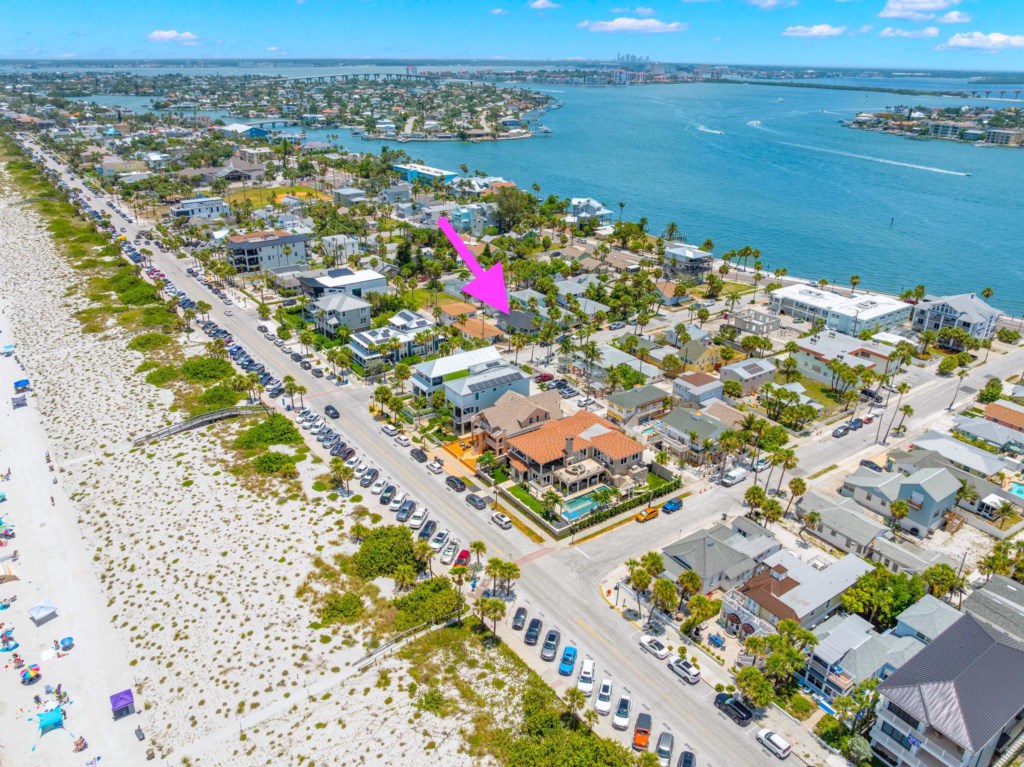 Beach, Shops, Restaurants, Intracoastal - You Pick!  
