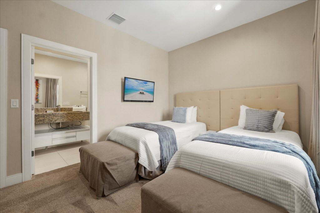 4 bedroom vacation townhouse at Magic Village Yards - Image 13