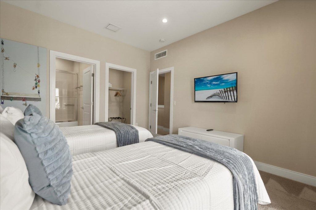 4 bedroom vacation townhouse at Magic Village Yards - Image 15