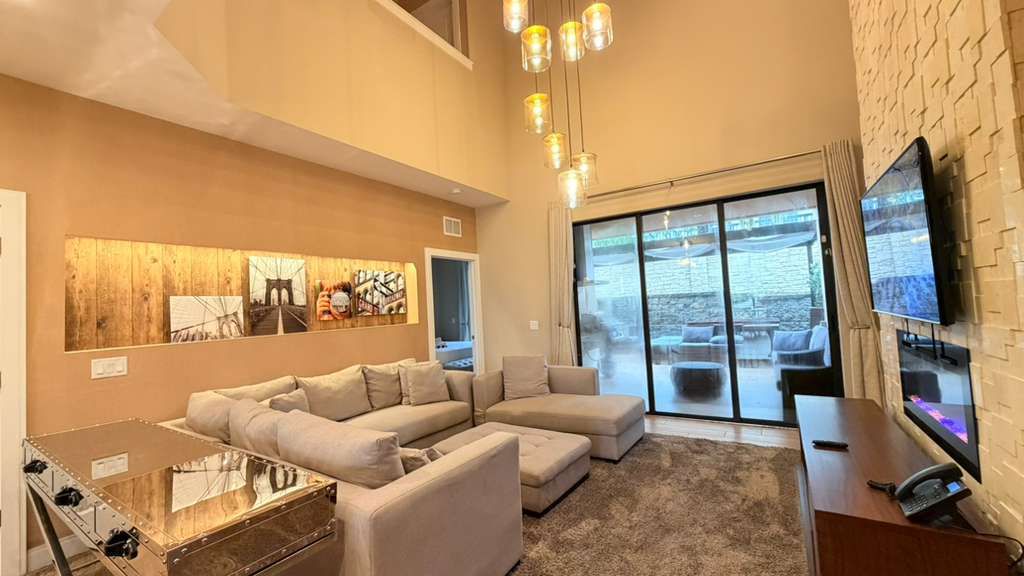 4 bedroom vacation townhouse at Magic Village Views - Image 1