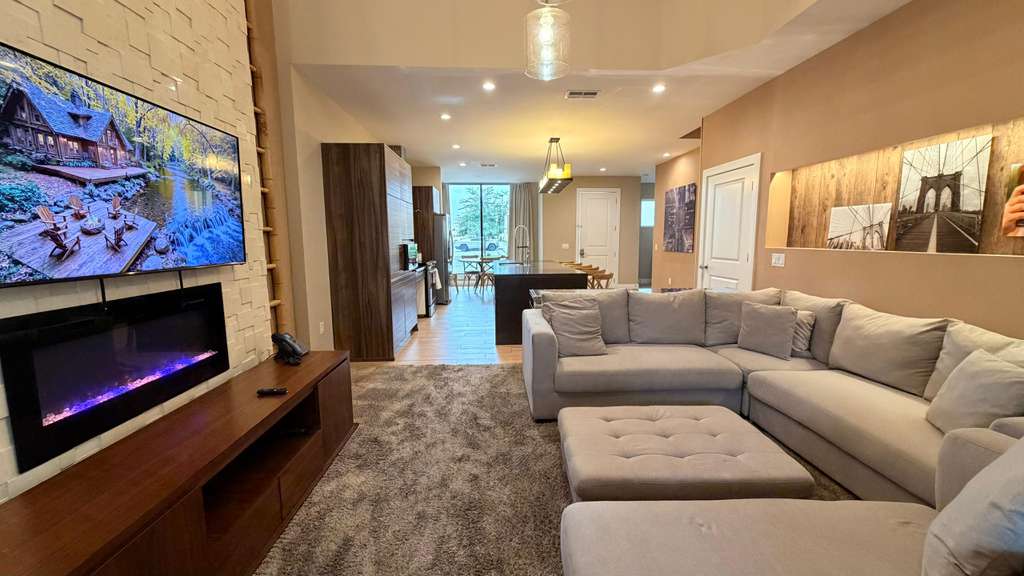 4 bedroom vacation townhouse at Magic Village Views - Image 2