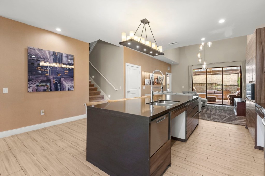 Kitchen — 7551 Brooklyn Drive, photo 9 of 71