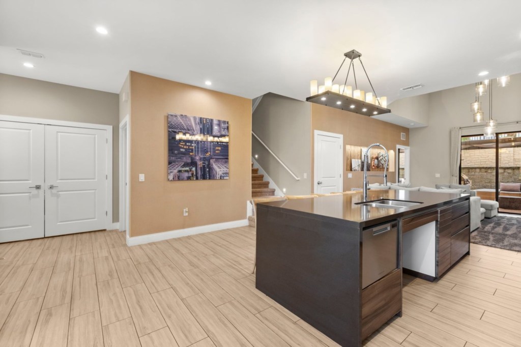 Kitchen — 7551 Brooklyn Drive, photo 11 of 71
