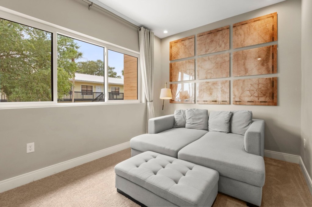 Bedroom with work space — 7551 Brooklyn Drive, photo 19 of 71