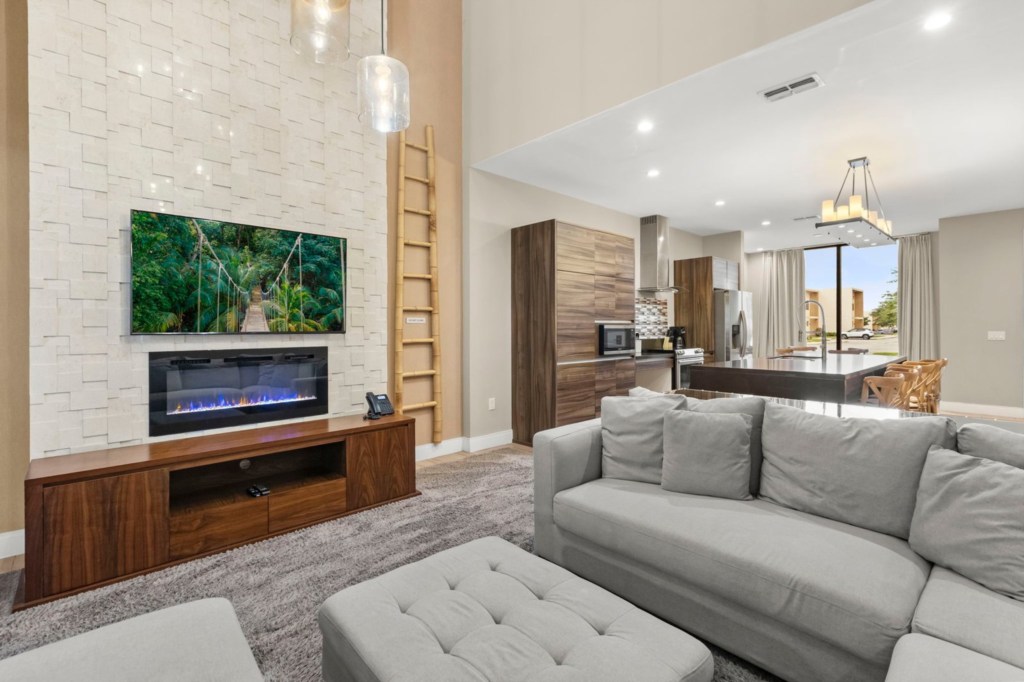 Living area — 7551 Brooklyn Drive, photo 3 of 71