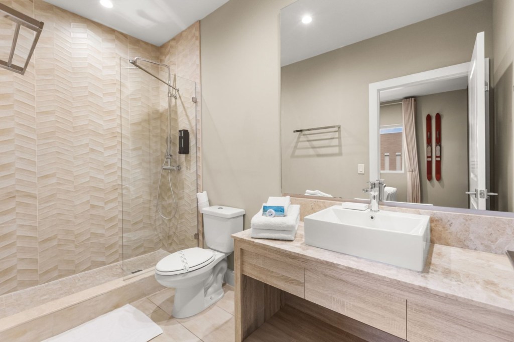 Bathroom — 7551 Brooklyn Drive, photo 33 of 71