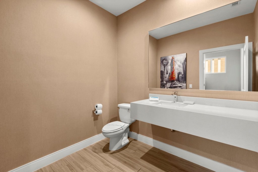 Bathroom — 7551 Brooklyn Drive, photo 37 of 71