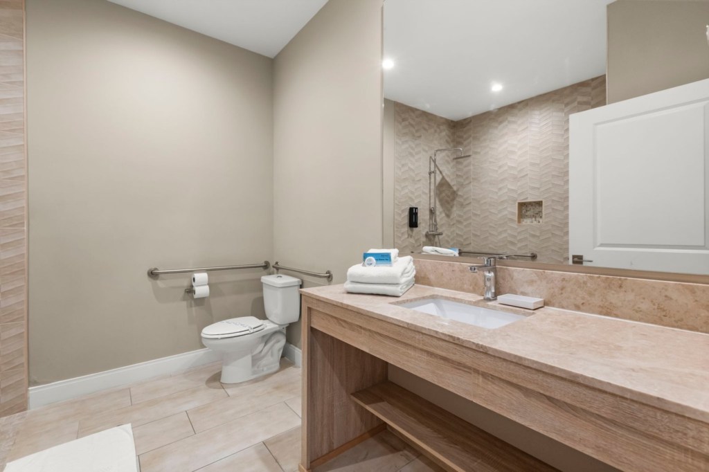Bathroom — 7551 Brooklyn Drive, photo 38 of 71