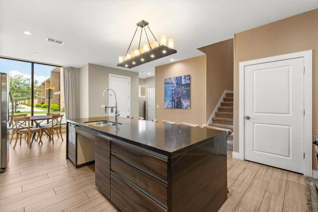 Kitchen — 7551 Brooklyn Drive, photo 10 of 71
