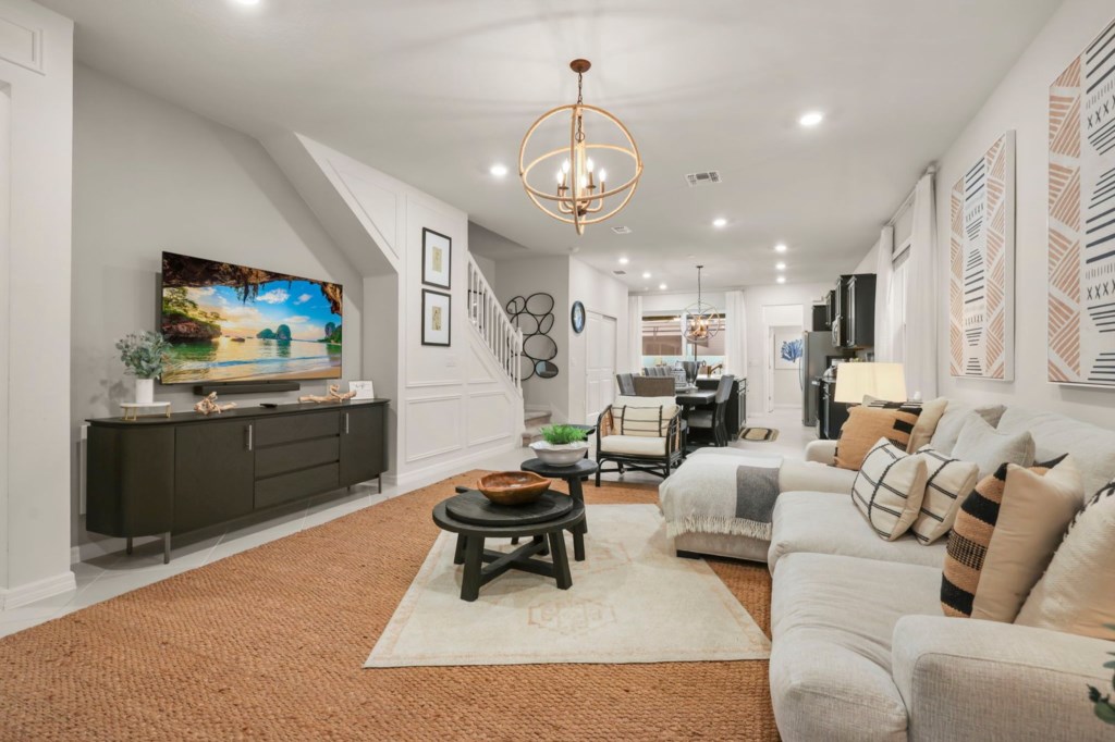 Living room — 1273 Emerald Row Street, photo 6 of 83