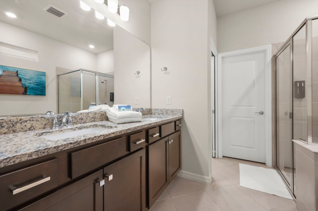 Bathroom — 1273 Emerald Row Street, photo 35 of 83