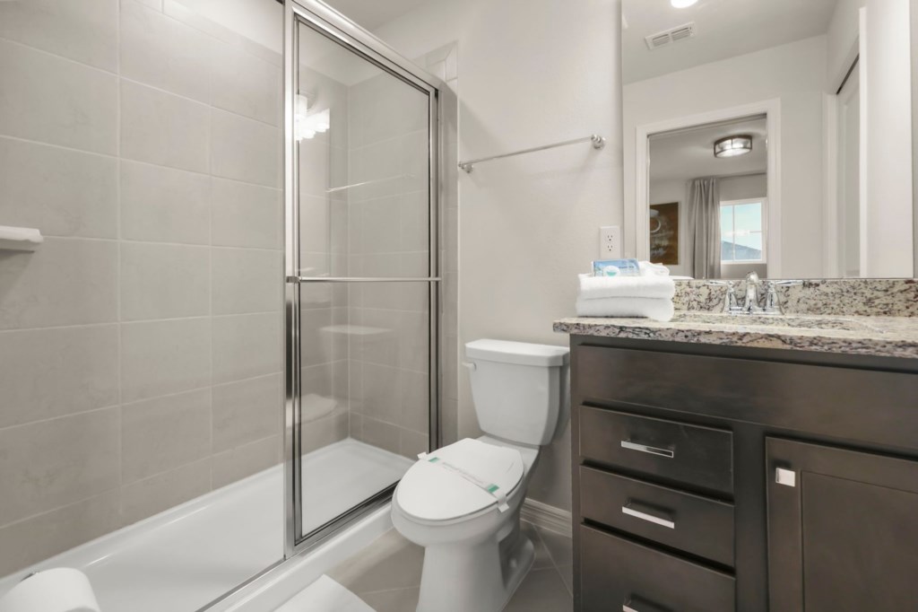 Bathroom — 1273 Emerald Row Street, photo 36 of 83