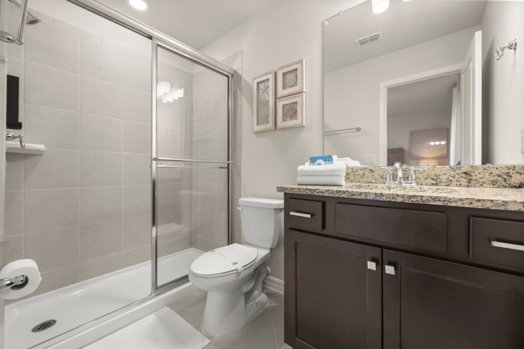 Bathroom — 1273 Emerald Row Street, photo 38 of 83