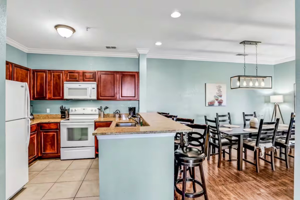 2 bedroom vacation apartment at Tuscana Resort - Image 7