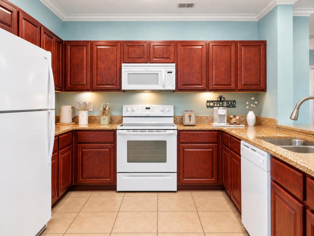 Kitchen — 8010 Tuscany Way #5402, photo 14 of 53